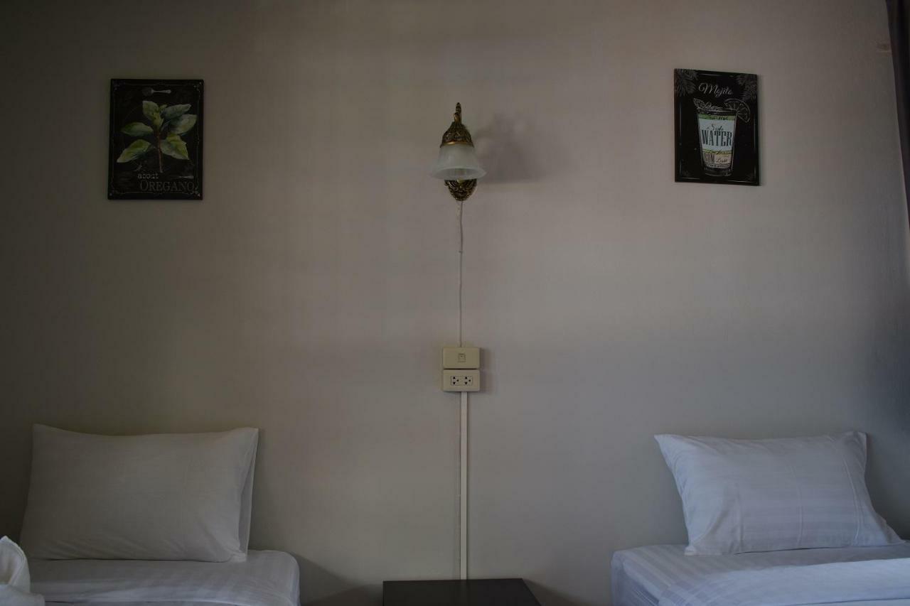 Maya Bed And Food Hostel Chiang Mai Eksteriør billede